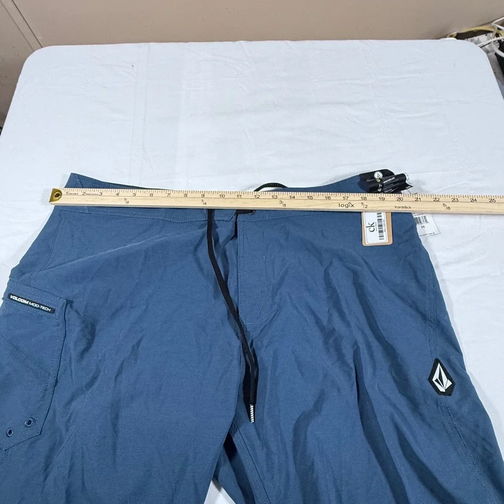 Volcom Lido Solid Mod 20 Boardshorts Indigo Blue Mens 38 A0811926 NEW